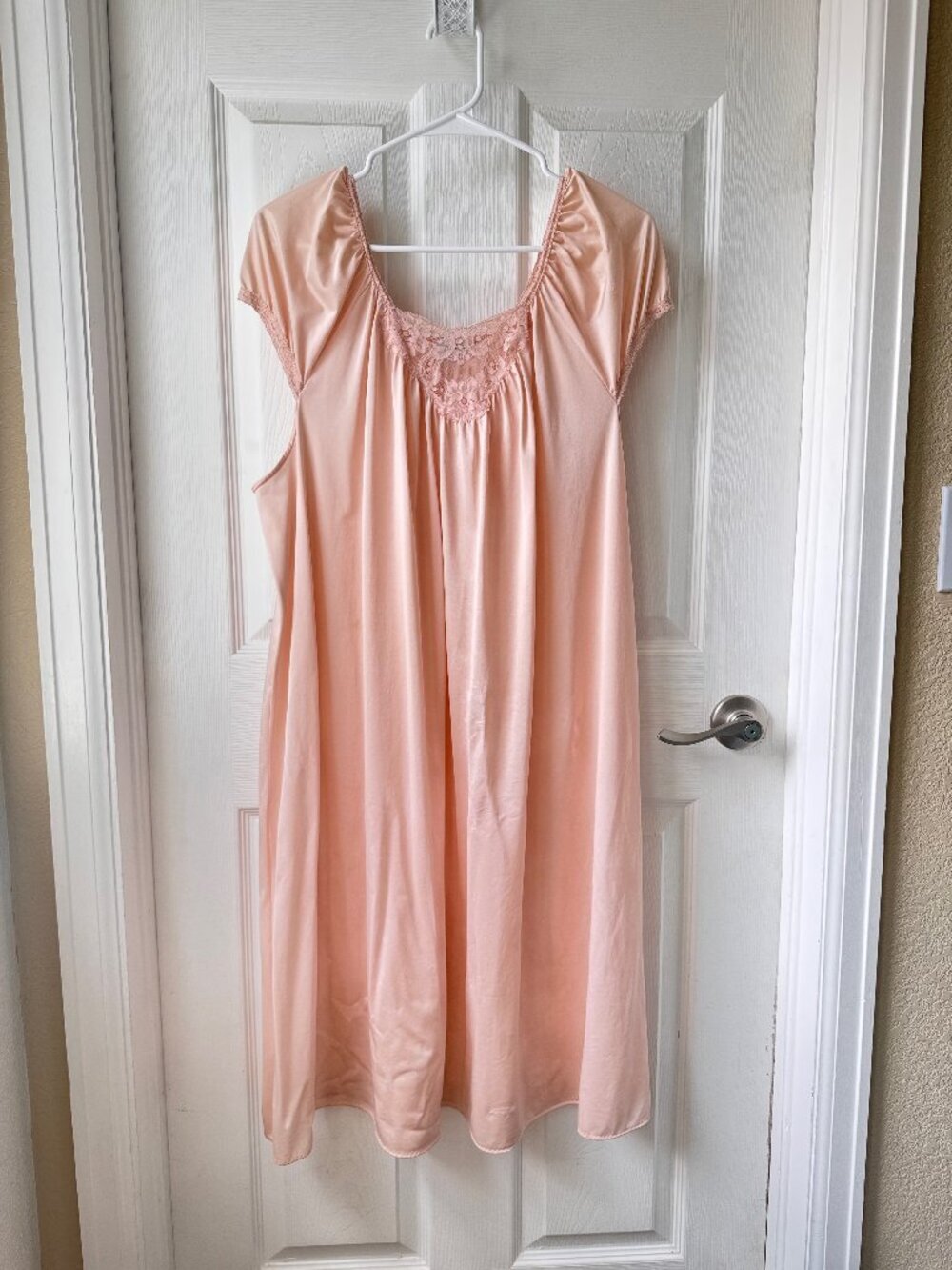 Vintage Lorraine Knee-Length Soft Rose Pink Nightgown with lace details